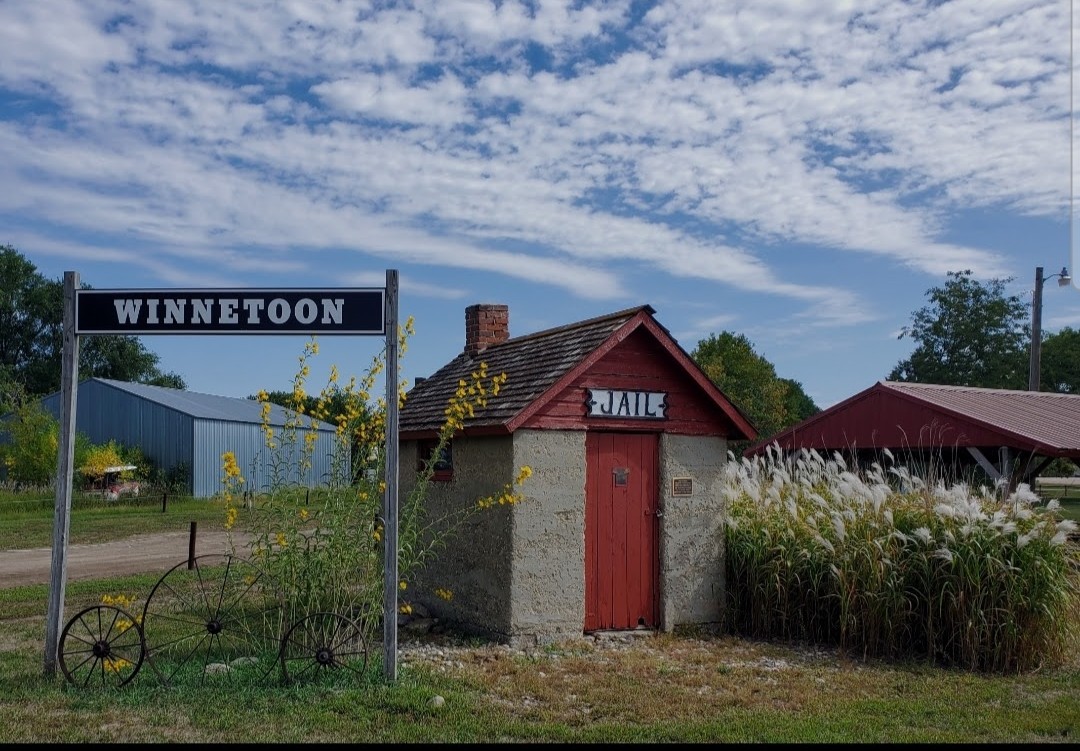 Winnetoon Mall & Post Office