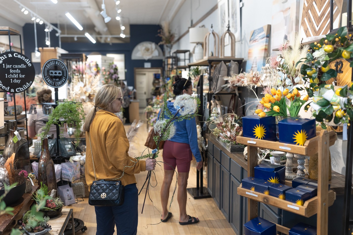 Magnolias Home Decor and Design