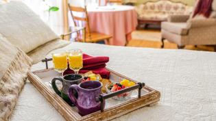 Bed & Breakfast, Bed and Breakfast, B&B