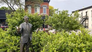 Johnny Carson Statue